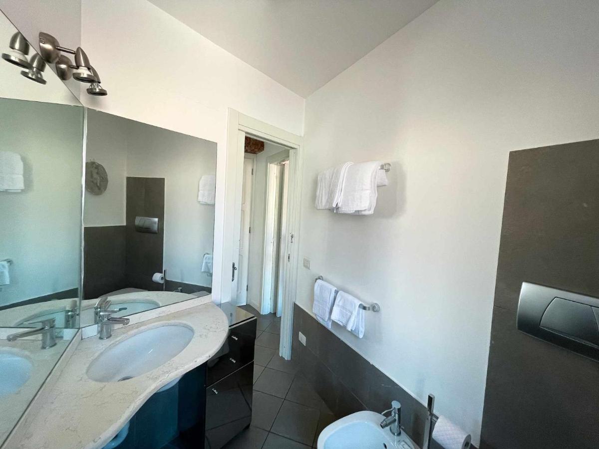 Skyway Apartment With Private Lake View Terrace Bellagio Exterior photo